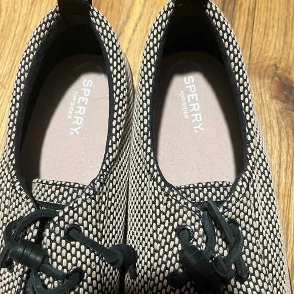 Sperry Women’s Knit Sneakers Size 12 - Picture 2 of 4